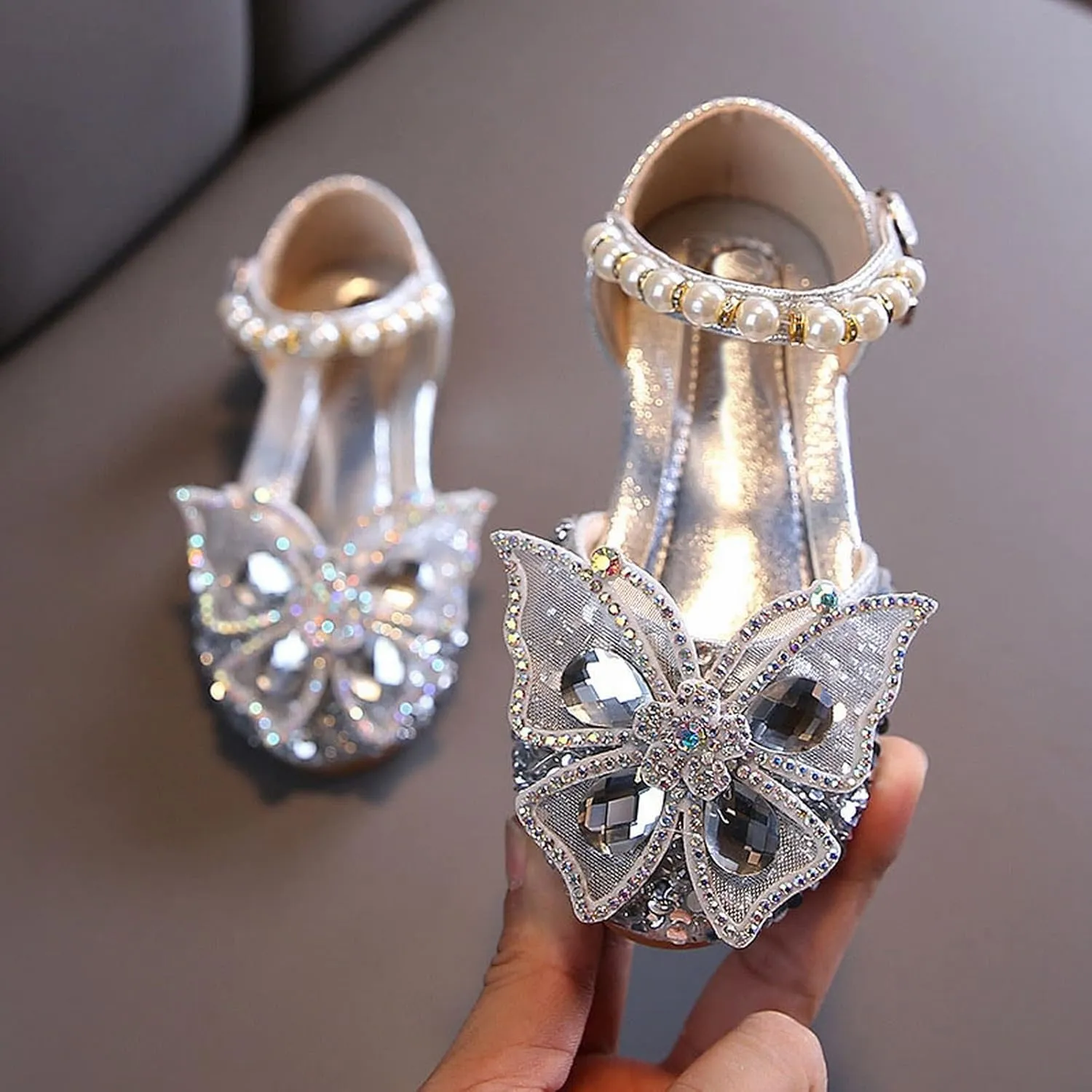 Girls 𝐂rystal Butterfly Dress Shoes 2025 Stylish Rhinestone Bridesmaids Sandals Kids Mary Jane Princess Sandal